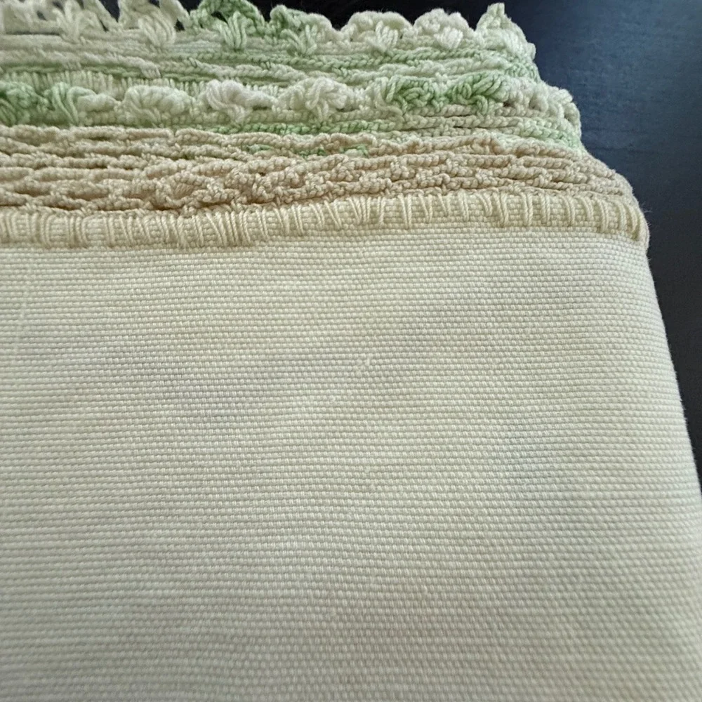 Vintage Hand Embroidered Acorn Oak Leaf Linens Table Runner Napkin Set Cream